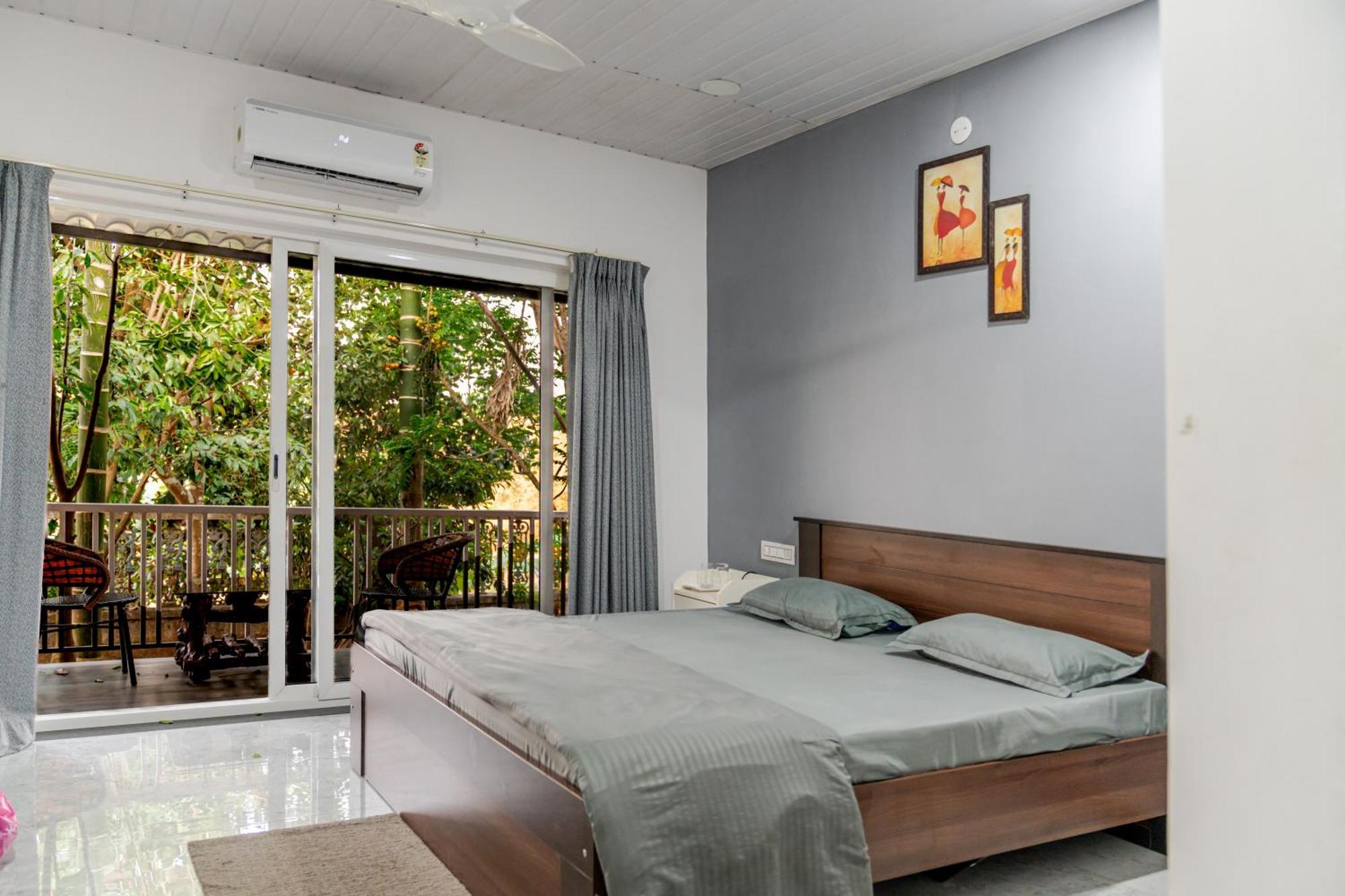 Hotel The B Hive Londa Exterior foto